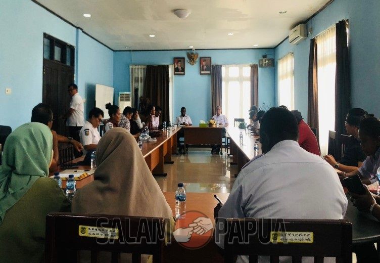Cegah Penyewelengan Minyak Tanah, Disperindag Mimika Bersama Pertamina Sosialisasikan Simitan