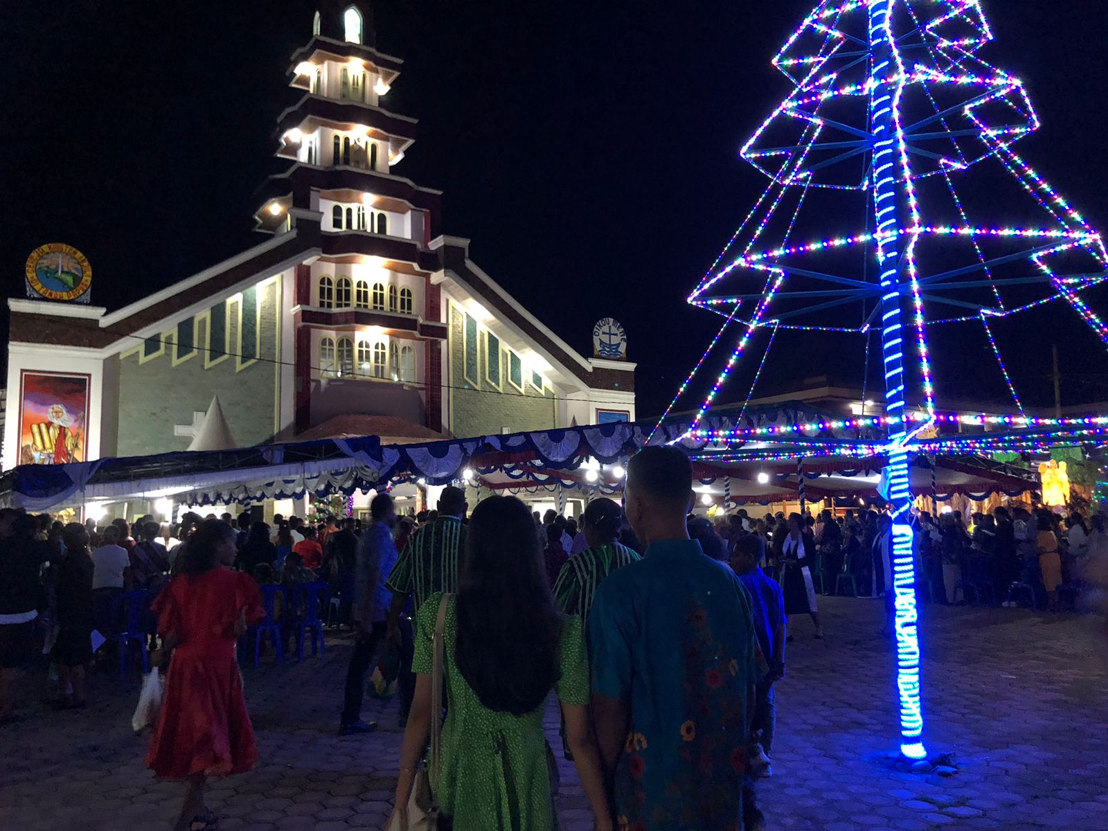 Ibadah Malam Natal Di Timika Berlangsung Khidmat Dan Penuh Sukacita