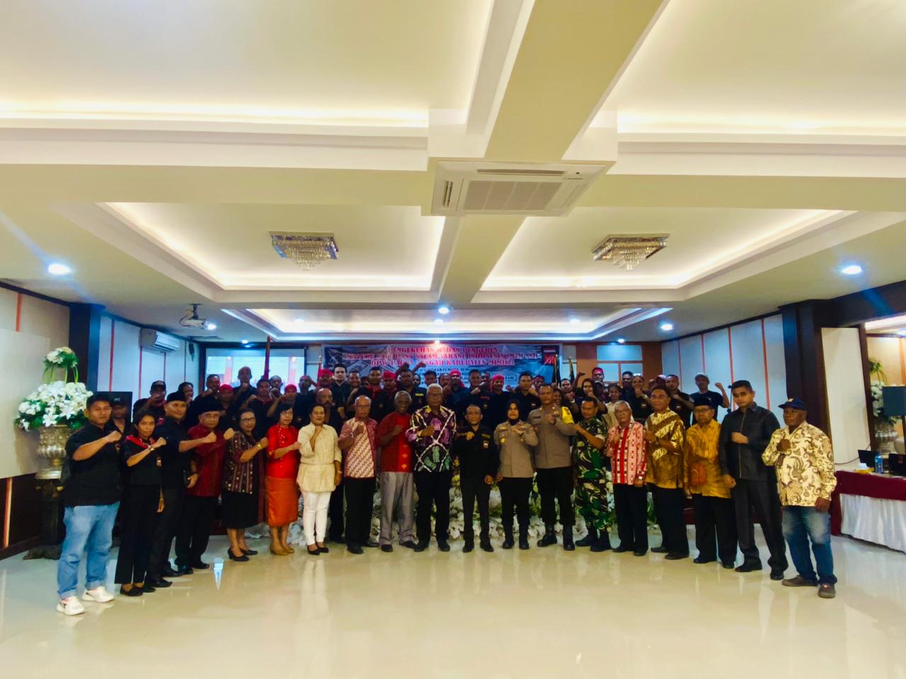 - Foto bersama para pengurus terpilih (Foto:Salampapua.com/Evita)