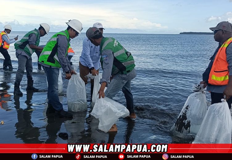 Jaga Kelestarian Perairan Mimika, PTFI Lepas 10.000 Anakan Baramundi Dan 500 Indukan Kepiting Bakau Di Muara Ajikwa