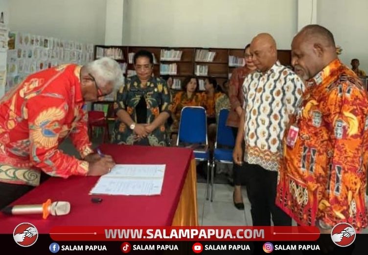 Firon Balinol Mom Jabat Plt Kepala Dinas Perpustakaan Dan Arsip Daerah Mimika