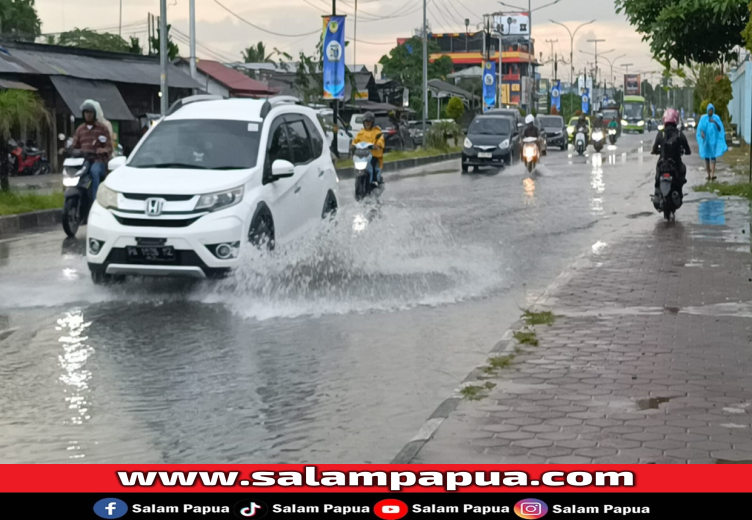 Diguyur Hujan Deras, Sejumlah Ruas Jalan Di Timika Tergenang Air