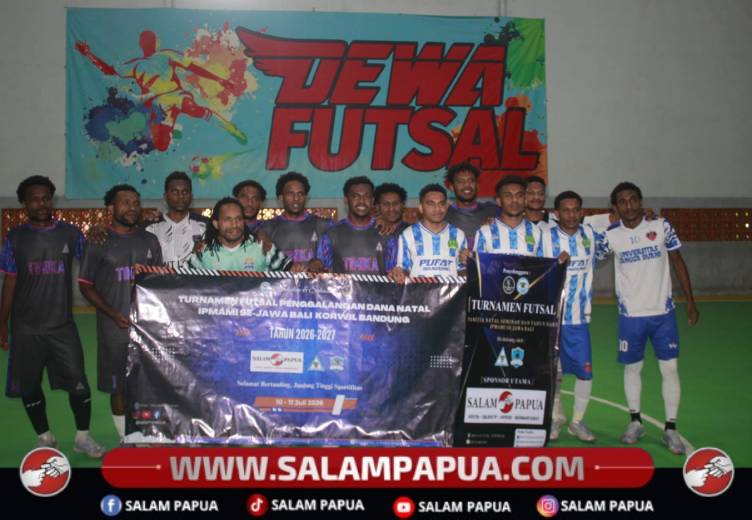 Tim Putra yang mengikuti Turnamen Futsal Penggalangan Dana Seminar, Natal, dan Tahun Baru Ikatan Pelajar Mahasiswa Mimika (IPMAMI) Se-Jawa Bali 2026–2027 di Lapangan di Dewa Futsal Bandung, Sabtu (11/7/2026)(Salampapua.com/Dokumen IPMAMI) 