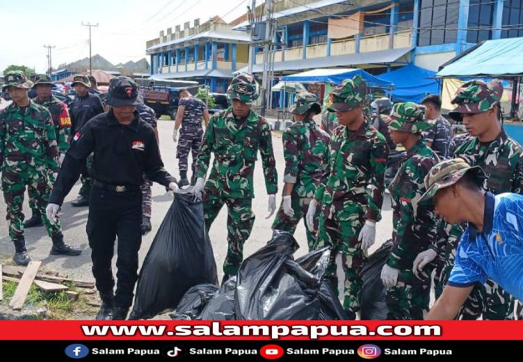 Bukti Kasih Jelang Desember, Kodim Mimika Bersihkan Sampah Di Pasar Sentral Timika