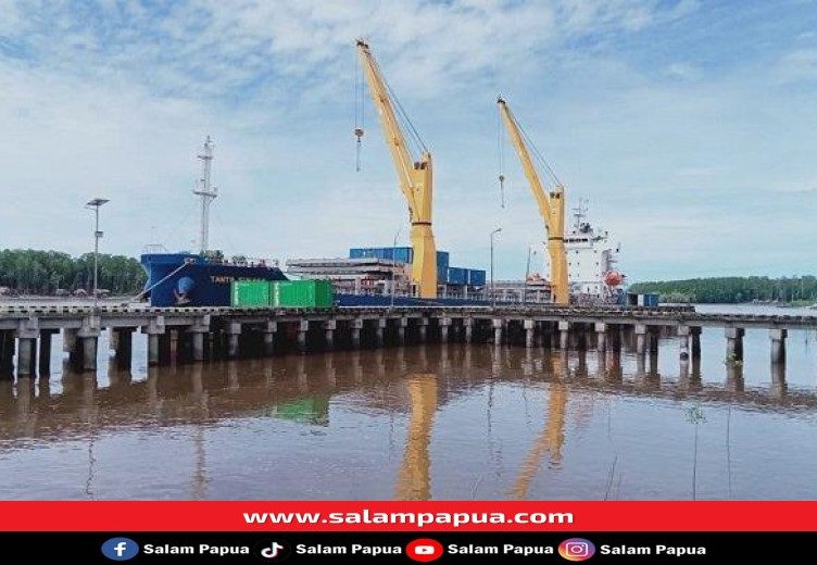 Dermaga Poumako Timika Dinilai Kecil, Kapal Penumpang Kerap Berlabuh Di Tengah Laut Hingga Berjam-jam