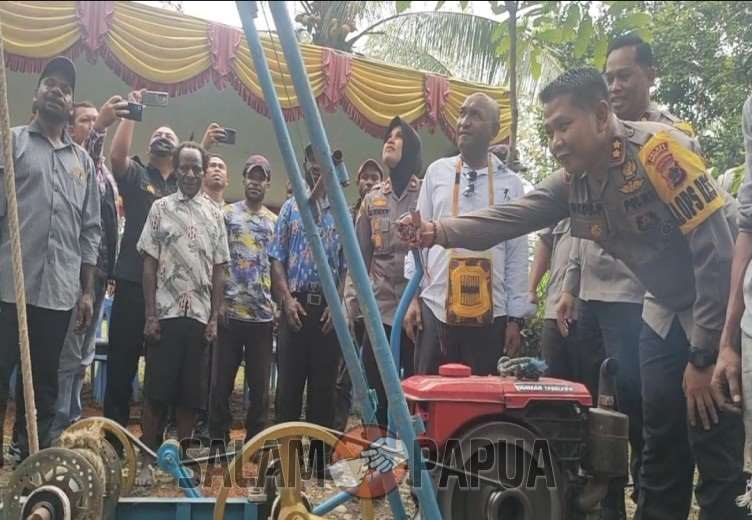 Polri Melalui Polres Mimika Bantu Sumur Bor Bagi Warga Di Irigasi 2 Kamoro Jaya