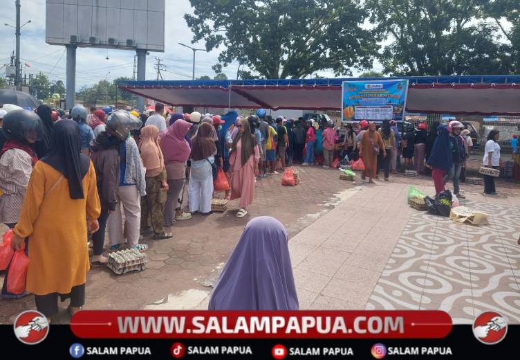 Warga Timika Serbu Pasar Murah Disperindag