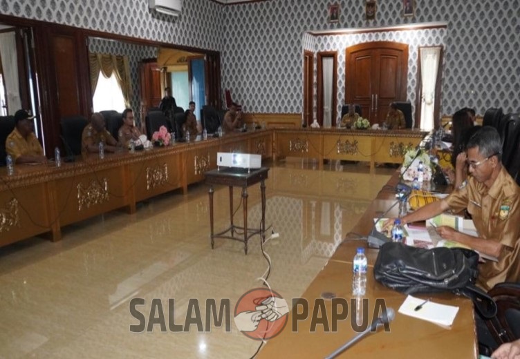Bupati Mimika Eltinus Omaleng Gelar Monev Seluruh Pimpinan OPD