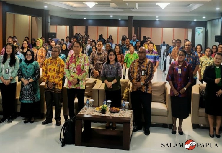 PEJABAT PEMKAB MIMIKA IKUT SOSIALISASI PEMETAAN KOMPETENSI DAN MANAJEMEN DISIPLIN PNS MENGGUNAKAN APLIKASI I�DIS