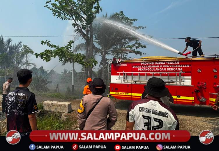 Polisi Dan Warga Bergerak Cepat Padamkan Kebakaran Lahan Dekat Sekolah Di Nabire Barat