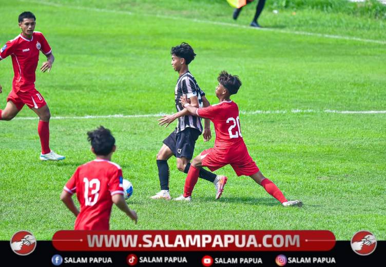 Suasana pertandingan antara Persija Jakarta melawan Akademi WBFC pada Putaran Nasional Piala Soeratin 2026 dengan skor 8-0 untuk Akademi WBFC di Stadion Sidolig Kota Bandung, Jawa Barat, Senin (5/10/2026)(Salampapua.com/Dokumen Akademi WBFC)