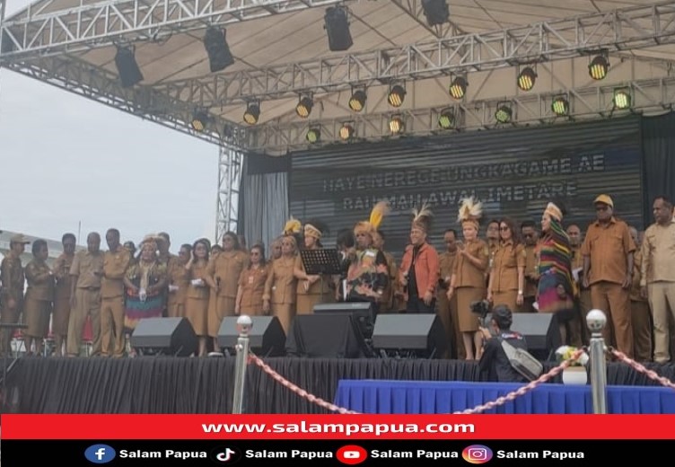Bupati Mimika Lounching Lagu Ciptaannya Berbahasa Amungme: "Amung Te Ena"