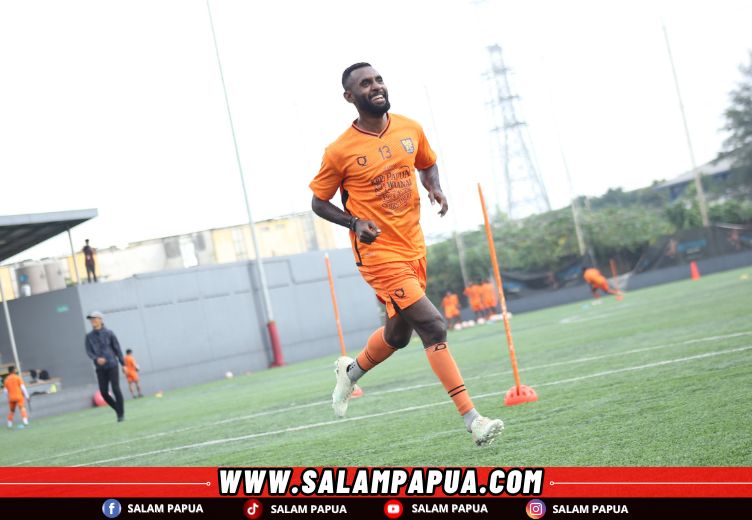 Yanto Basna: Komitmen Di Pendidikan Dan Pesepakbola Profesional, Kini Menjadi Punggawa WBFC Timika