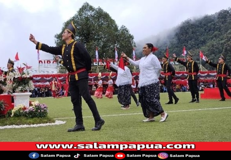 Divisi Papuan Affairs - Industrial Relations bersama Kerukunan Besar Sulawesi Utara membawakan Tari Masamper di Tembagapura, Sabtu (17/8/2024) (salampapua.com/Foto Corp.Comm PTFI)