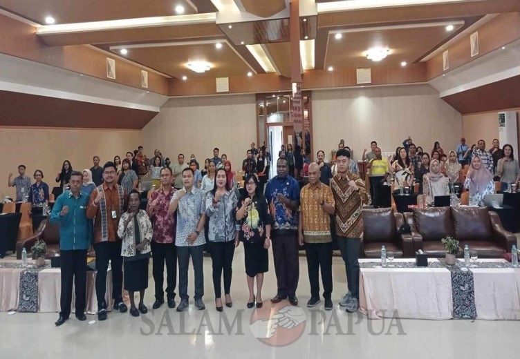 PULUHAN PELAKU USAHA DI MIMIKA IKUT BIMTEK PERIZINAN BERUSAHA BERBASIS RISIKO
