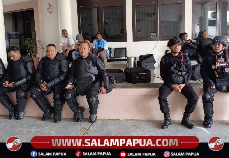 Ratusan Personel Polisi Amankan Aksi Penolakan Militerisasi Di Mimika