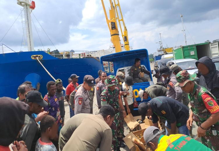 Jelang Natal, Pemkab Dan Polres Mimika Gencar Razia Miras Di Pelabuhan Poumako