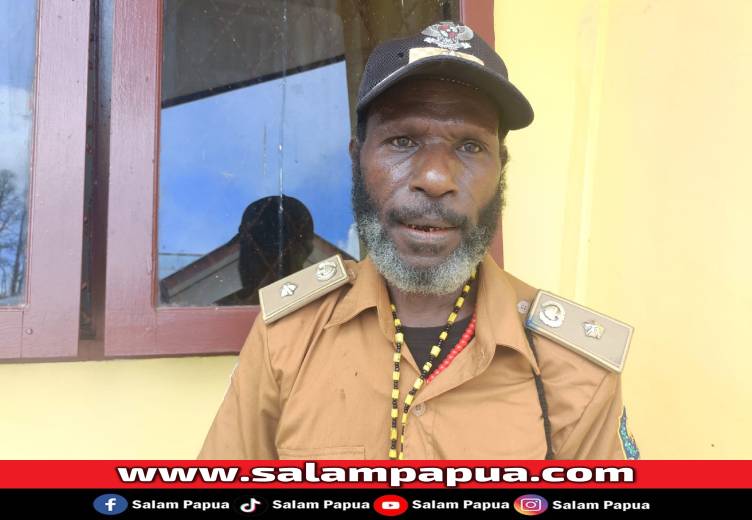 Kepala Kampung Mekurima,Distrik Kwamki Narama, Simeon Murib (Salampapua.com/Acik)