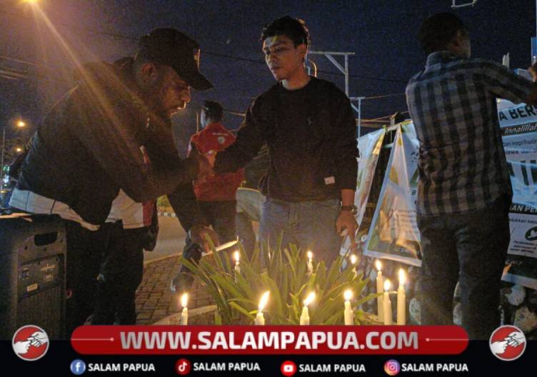 Duka Atas Meninggalnya Nalince Wamang, Pemuda Muslim Nyalakan Lilin Di Bundaran Timika Indah