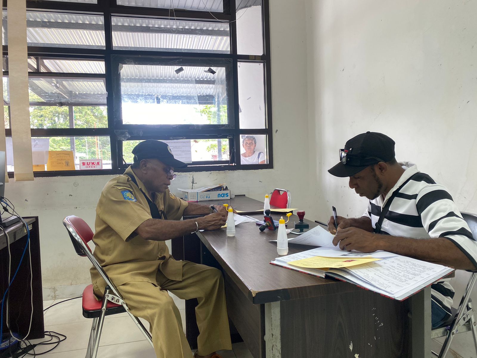 Tahun 2023 Disnakertrans Mimika Terbitkan 9.187 Kartu Kuning