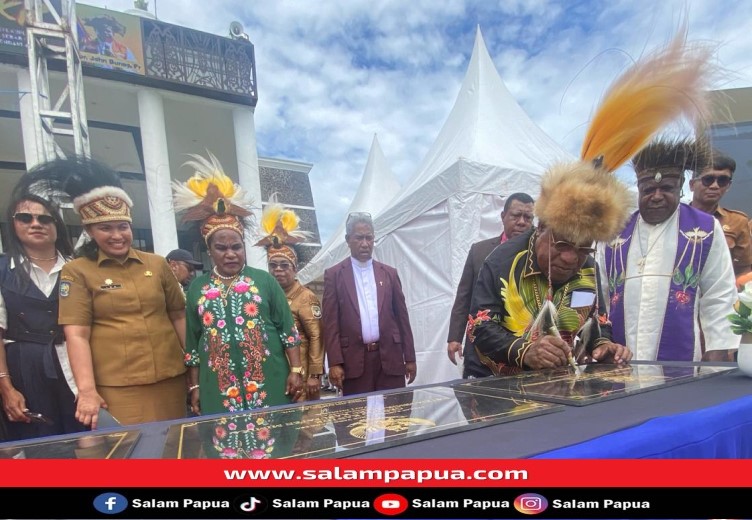 Resmikan 11 Gedung Baru, Bupati Mimika: Peresmian Dilakukan Dengan Ibadah KKR Sebagai Tanda Rasa Syukur Kepada Tuhan