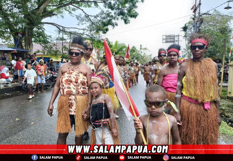 Masyarakat Kamoro dari kampung Hiripau yang ikuti karnaval (salampapua.com/Acik)